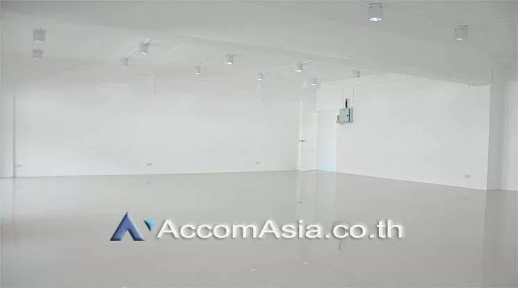 Office space For Rent in Sukhumvit, Bangkok  near BTS Phra khanong (AA14005)